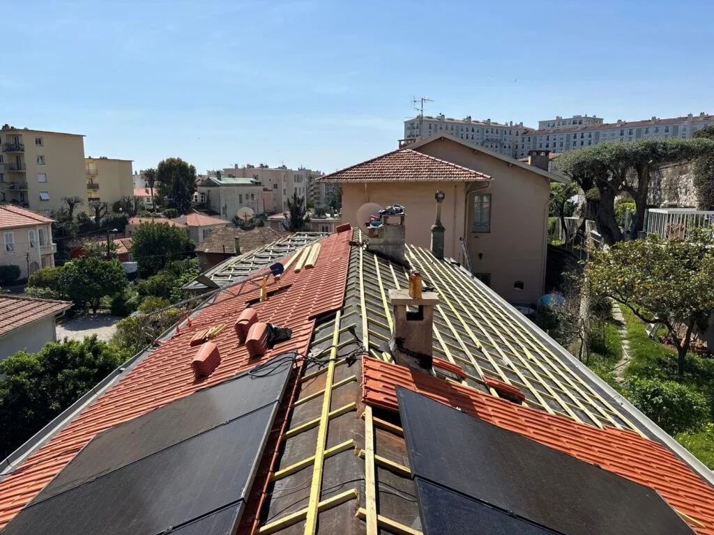 Un vrai artisan couvreur, pas un intermédiaire — couvreur à Menton